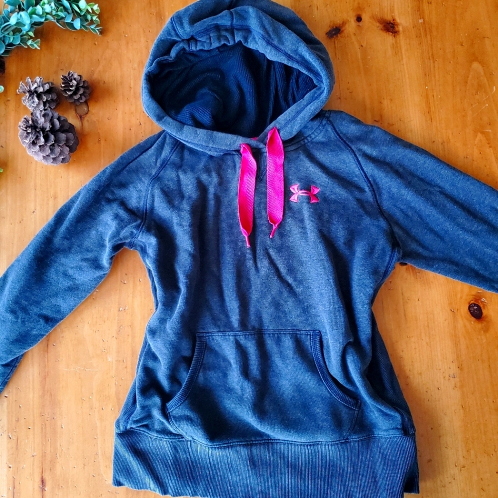 Underarmour hoodie grey and pink active small